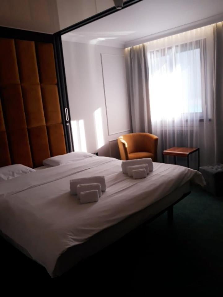 Hotel Celis Barcis Kültér fotó